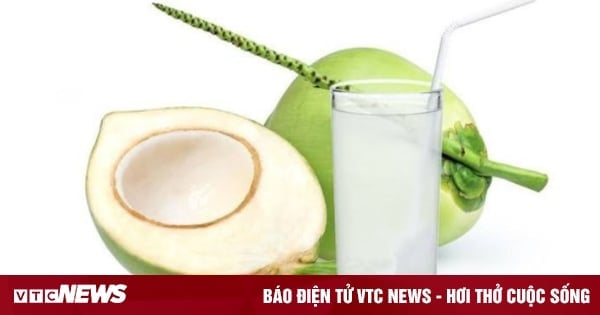 ¿Es bueno beber agua de coco?