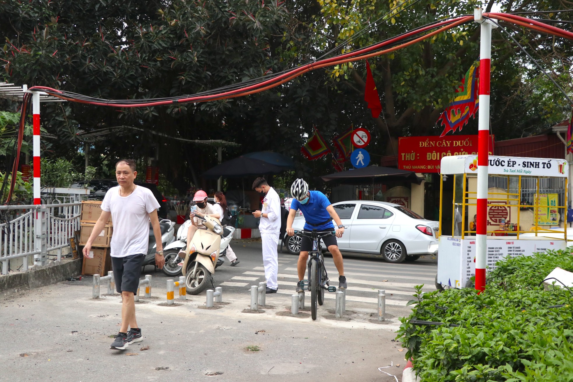 ハノイ、自転車専用道路のバリアを一新 写真2