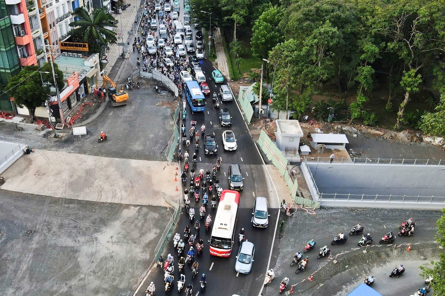 อุโมงค์เชื่อมมูลค่า 4,800 พันล้านดองที่ประตูท่าเตินเซินเญิ้ต 1 วันก่อนเปิดให้สัญจร