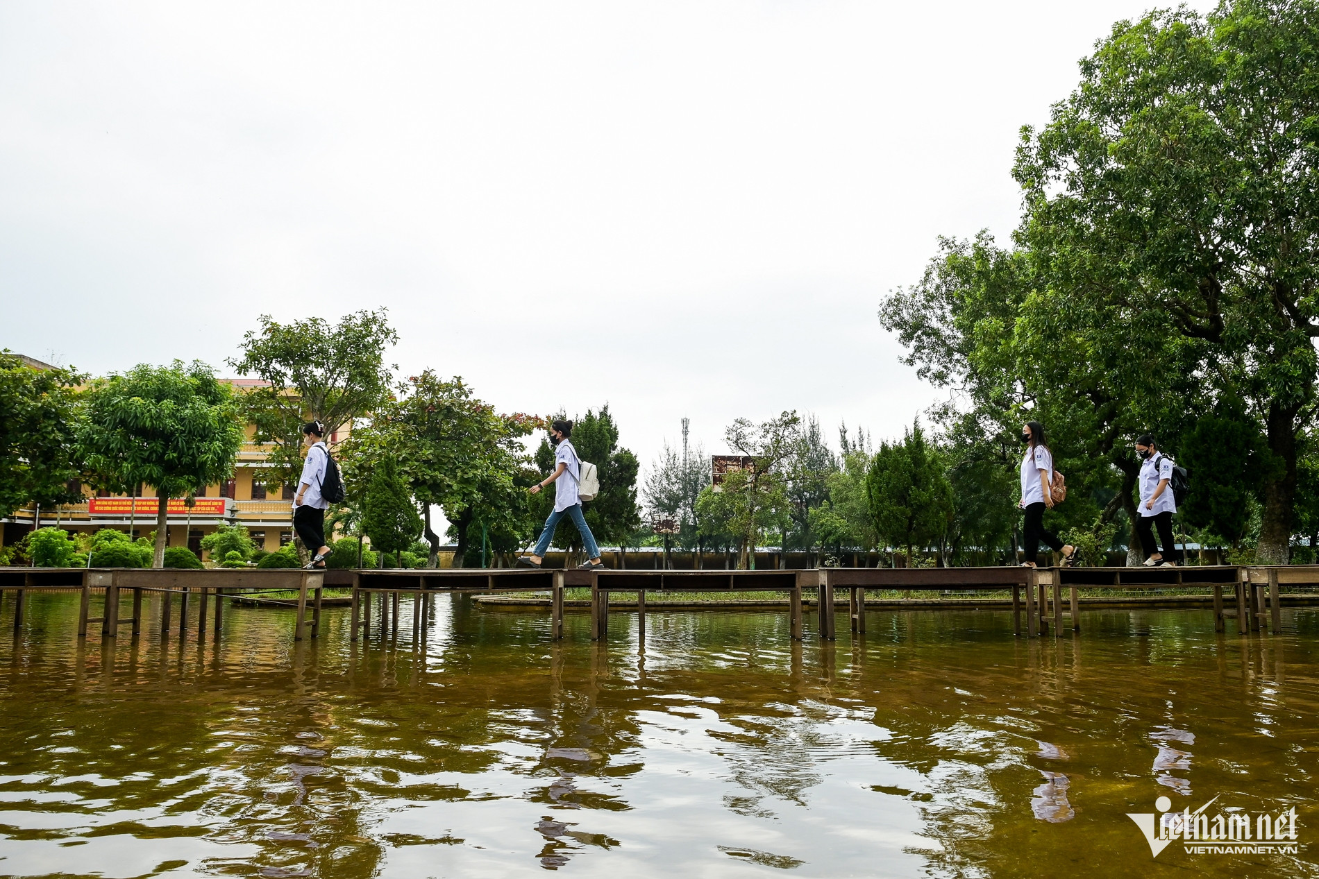 Étudiant du pont W_4.jpg