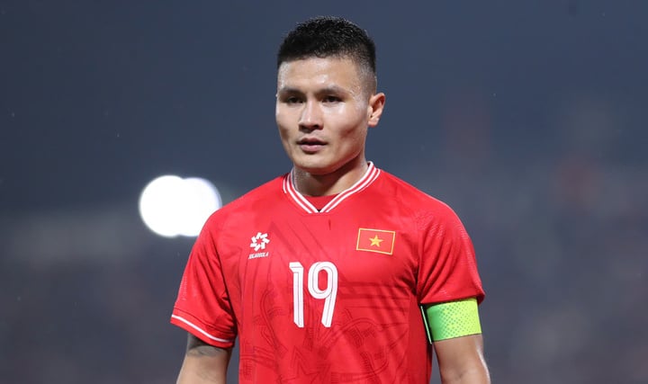 El equipo de Vietnam se enfrenta a Myanmar.