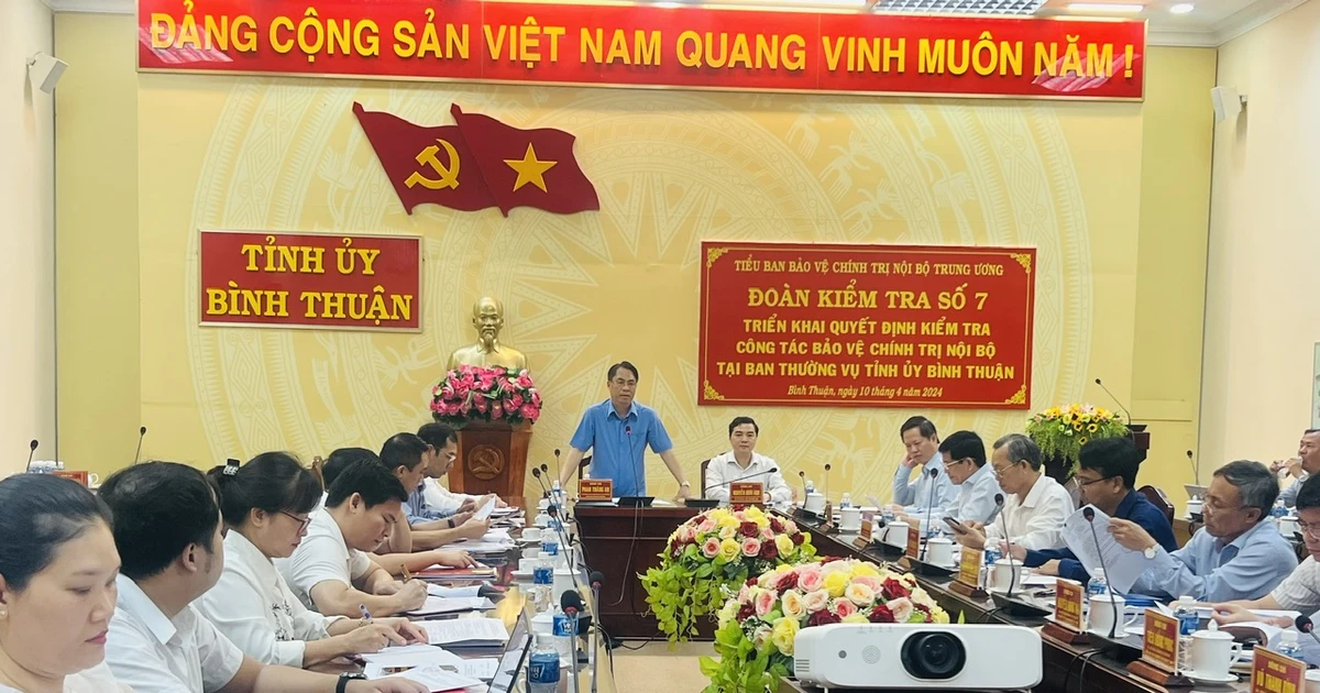 Inspecting internal political protection work at the Standing Committee of Binh Thuan Provincial Party Committee