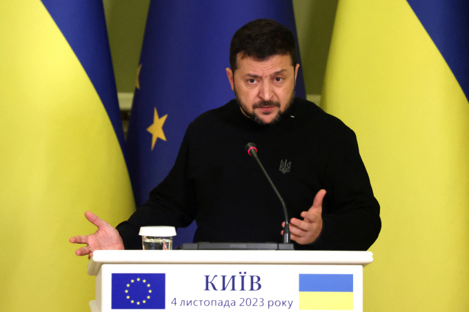 Le président ukrainien Volodymyr Zelensky lors d'une conférence de presse conjointe avec le président de la Commission européenne à Kiev en novembre 2023. Photo : AFP