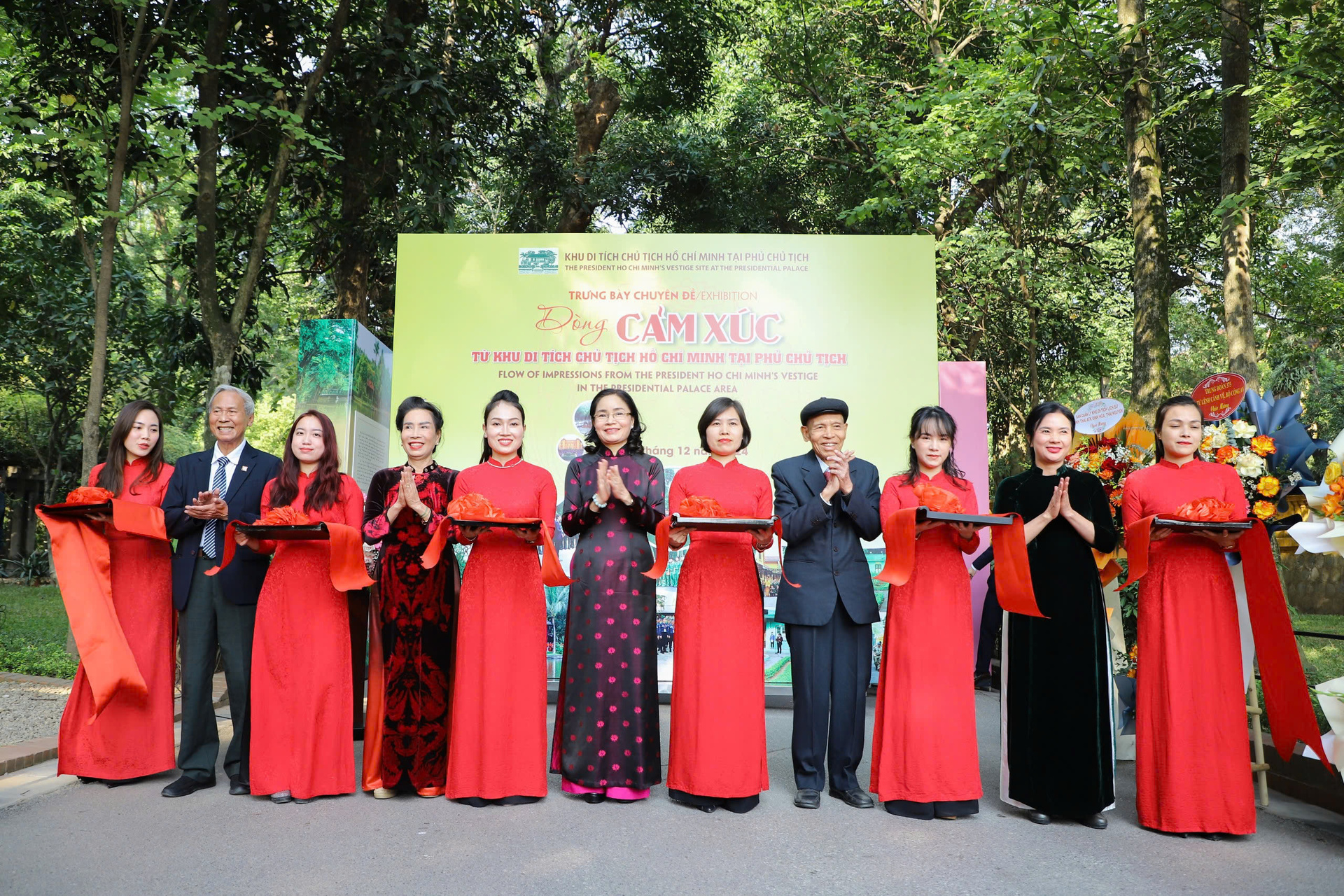 emotional community exhibition journey to honor Ho Chi Minh heritage image 1