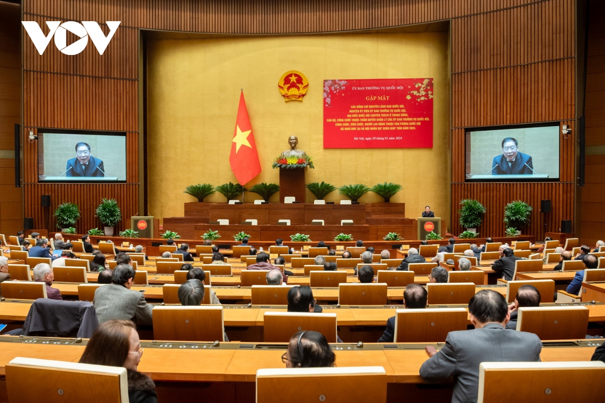 chu tich quoc hoi vuong Dinh hue gap mat nguyen lanh dao quoc hoi hinh anh 5