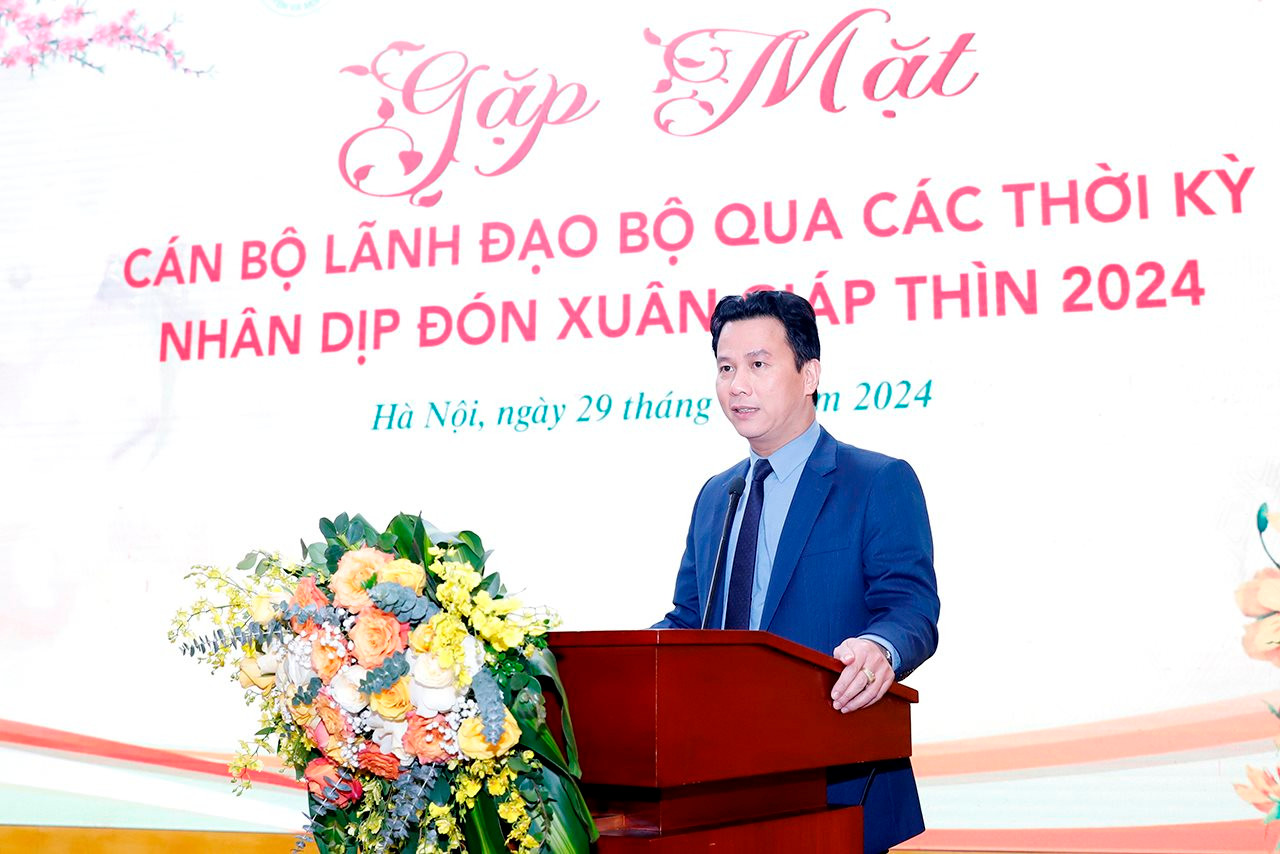 Bộ Tài nguyên và Môi trường gặp mặt cán bộ lãnh đạo qua các thời kỳ nhân dịp đón Xuân Giáp Thìn 2024