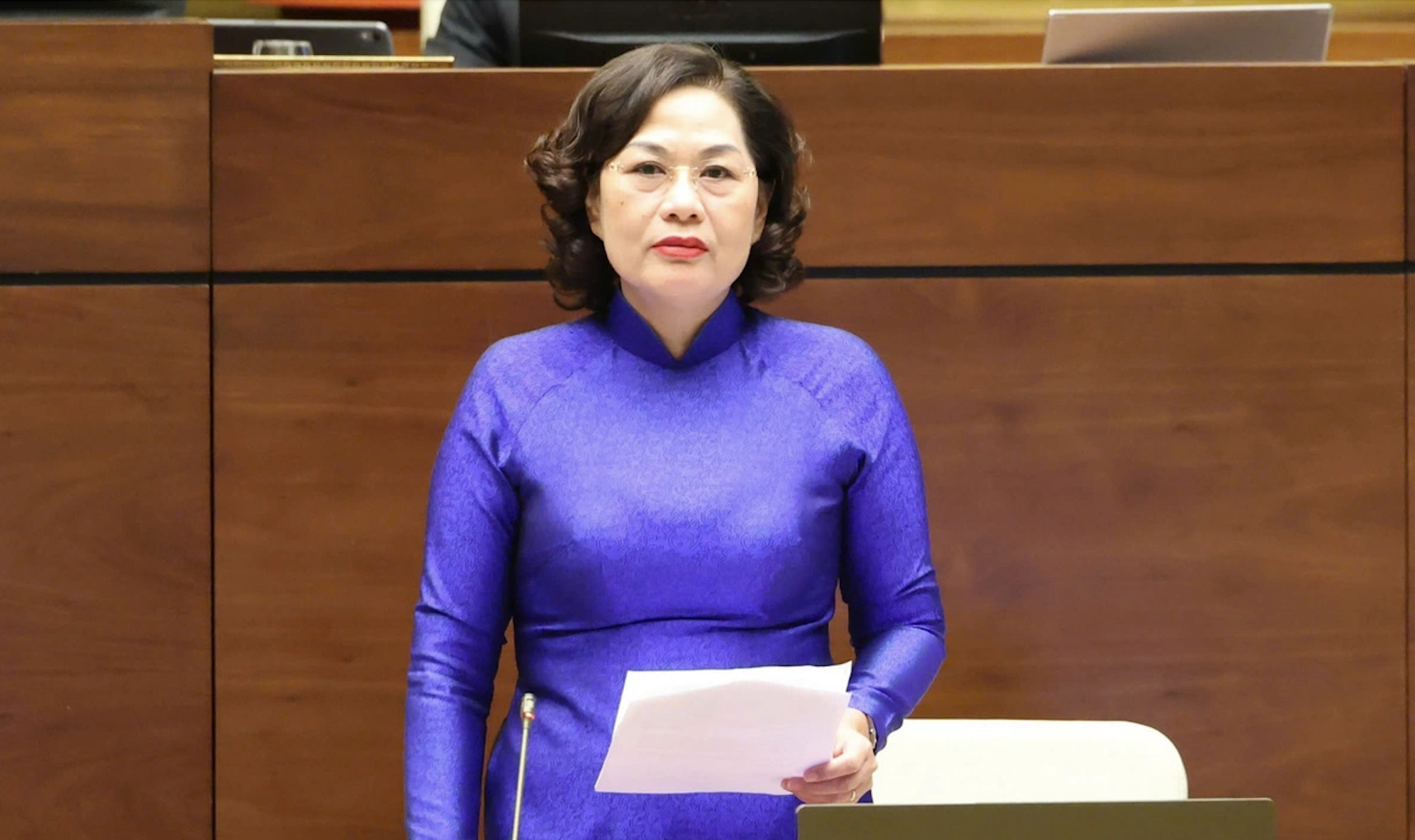 L'Assemblée nationale interroge le gouverneur de la Banque d'État, Nguyen Thi Hong