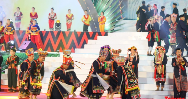 Reenacting the groom's procession of the Ede ethnic group in Dak Lak province on the Vietnamese Ethnic Culture Day April 19