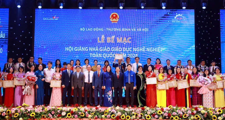 Bế mạc Hội giảng Nhà giáo giáo dục nghề nghiệp toàn quốc 2024 ảnh 4