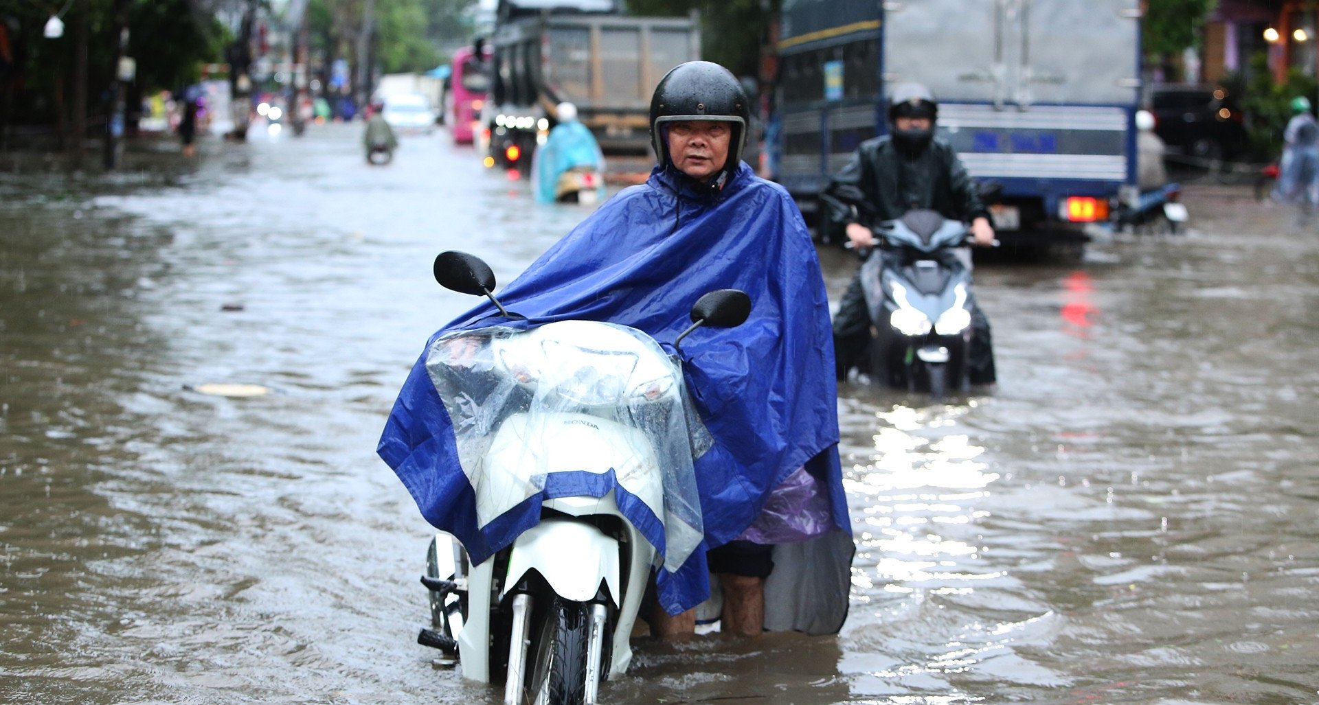 Thời tiết Hà Nội 3 ngày tới: Mưa rào liên tiếp, đề phòng giông lốc