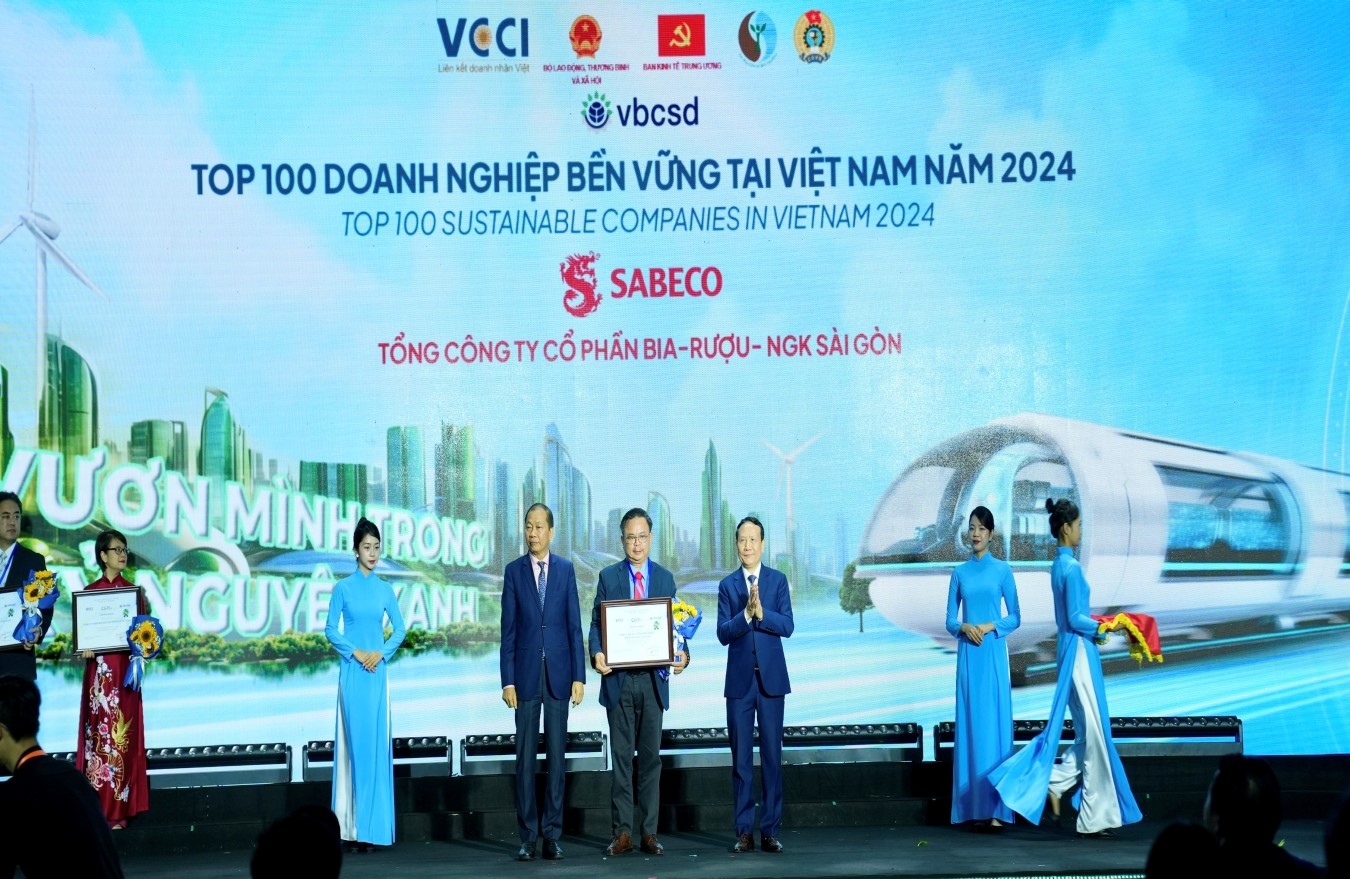 En promouvant l'ESG en 2024, SABECO continue de figurer parmi les meilleures entreprises de développement durable au Vietnam