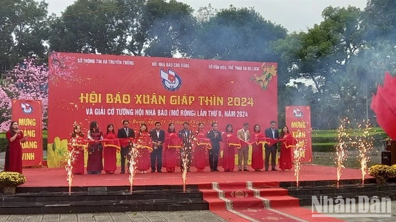 khai mac hoi bao xuan va giai co tuong hoi nha bao tinh cao bang nam 2024 hinh 1