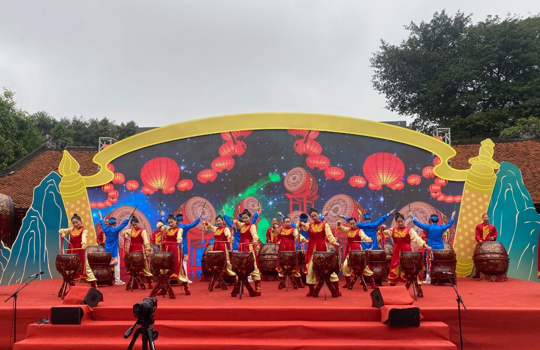 พิธีเปิดฮานอยที่วัดวรรณกรรม - อนุสรณ์สถานแห่งชาติ 1