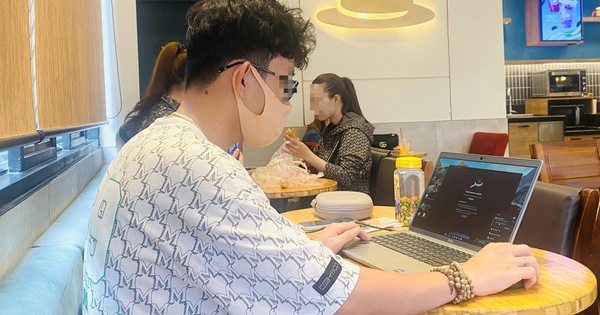 Laptop-hugging customers 'rooted' in coffee shops during hot season: Good hospitality makes you a regular customer