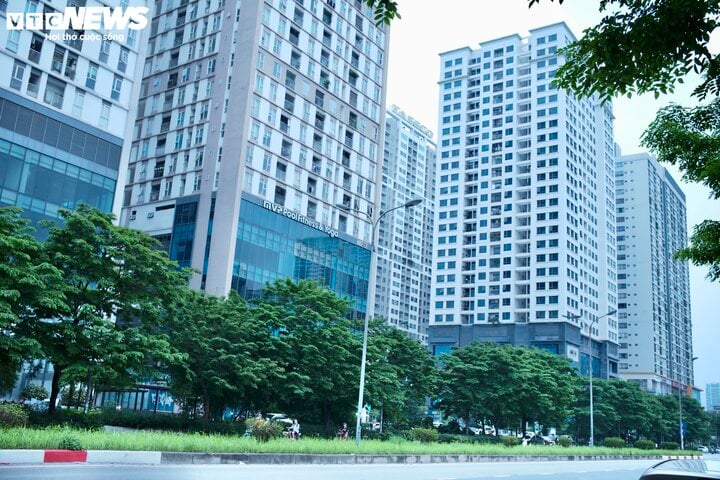 The early implementation of the Land Law could help curb real estate prices, including apartment prices which are currently very high. (Illustration: Cong Hieu)
