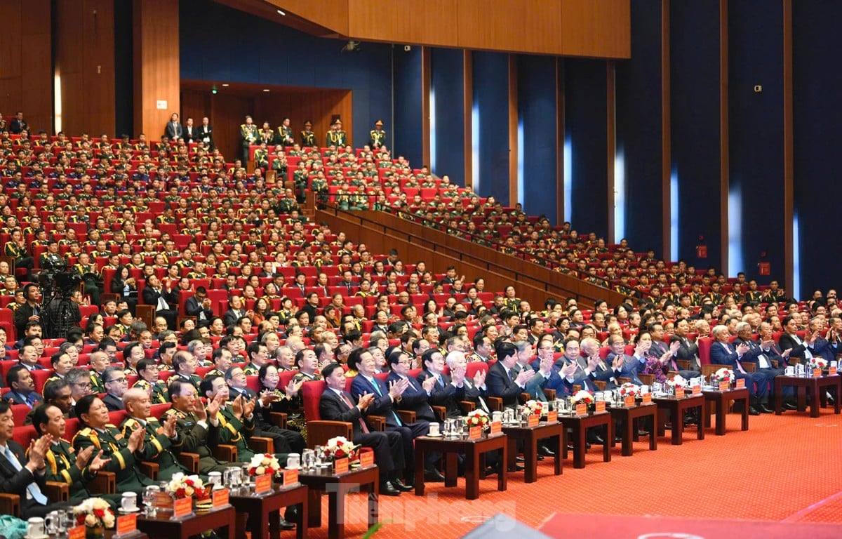 Agradecidos, recordando el gran sacrificio por la patria Vietnam 'independencia floreciente, dando frutos de libertad' foto 1