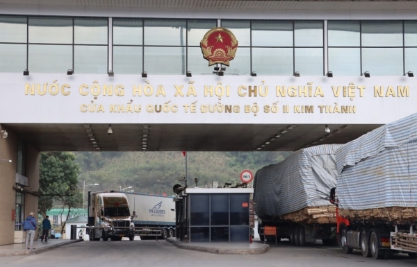 Lao Cai: Traffic flow for imported goods transportation through Kim Thanh border gate