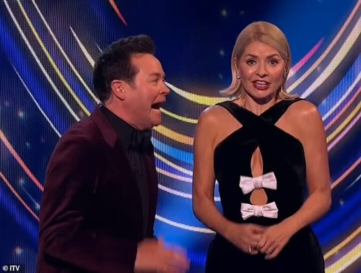 Bạn dẫn làm Holly Willoughby bất ngờ giật mình.