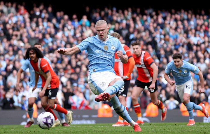 Manchester City a battu Luton Town.