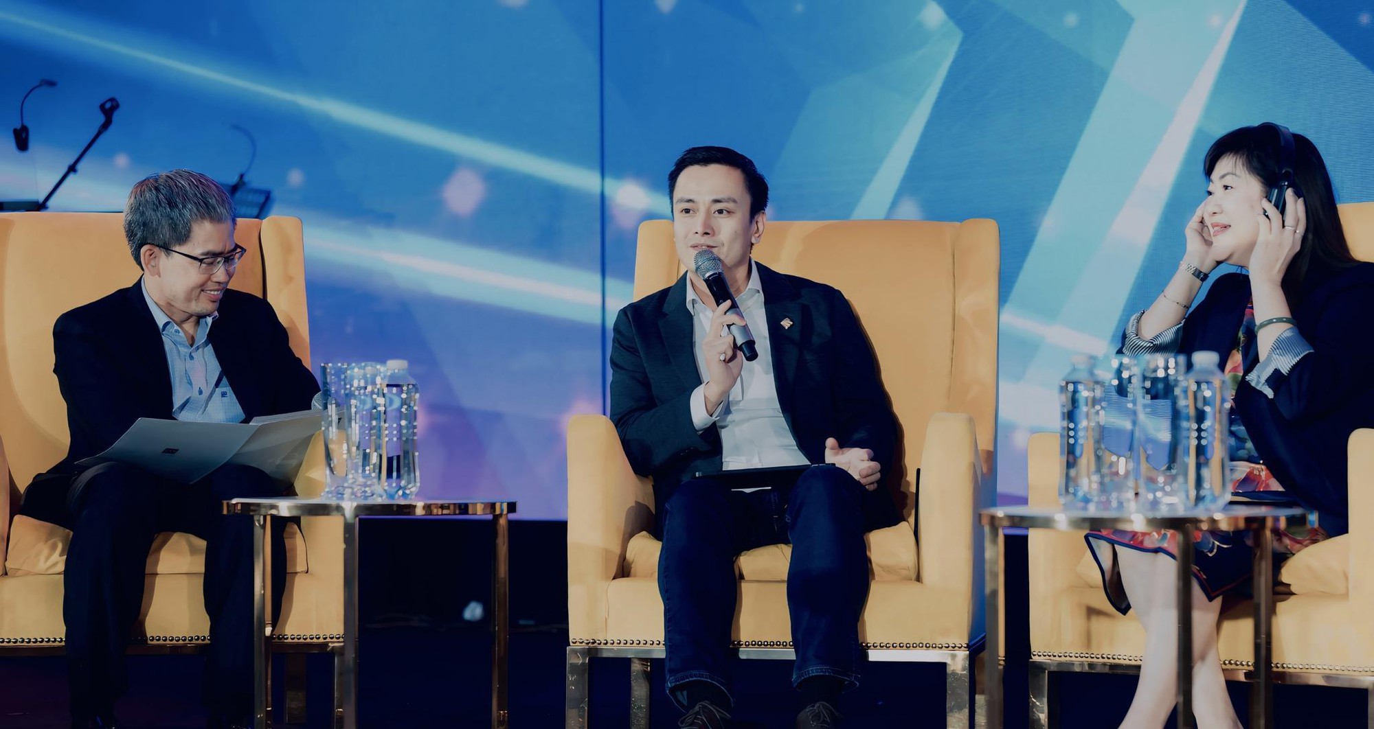 PNJ dẫn đầu ‘Top 100 nhà tuyển dụng được yêu thích nhất 2023’ ngành bán lẻ- Ảnh 4.