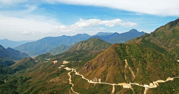 Chả phải đèo Ô Quy Hồ, đây là con đèo ở Lai Châu, lên đỉnh hay đổ dốc tha hồ chụp ảnh đẹp như phim- Ảnh 5.