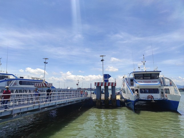 The sea ferry route connecting Ho Chi Minh City - Tien Giang will soon be exploited photo 1