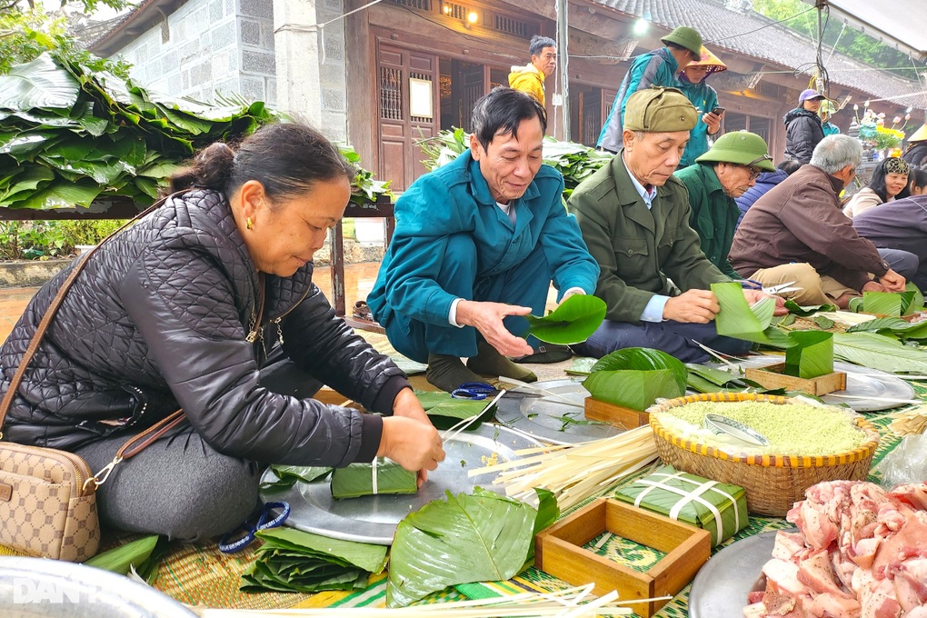 Khu du lịch gói 5.000 bánh chưng tặng lái đò, dân làng ăn Tết - 4