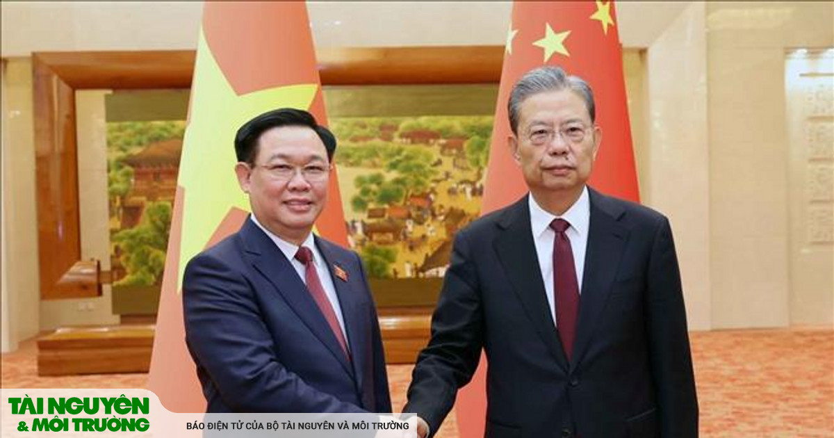 La visite du président de l'Assemblée nationale Vuong Dinh Hue apporte des contributions concrètes aux relations globales entre le Vietnam et la Chine