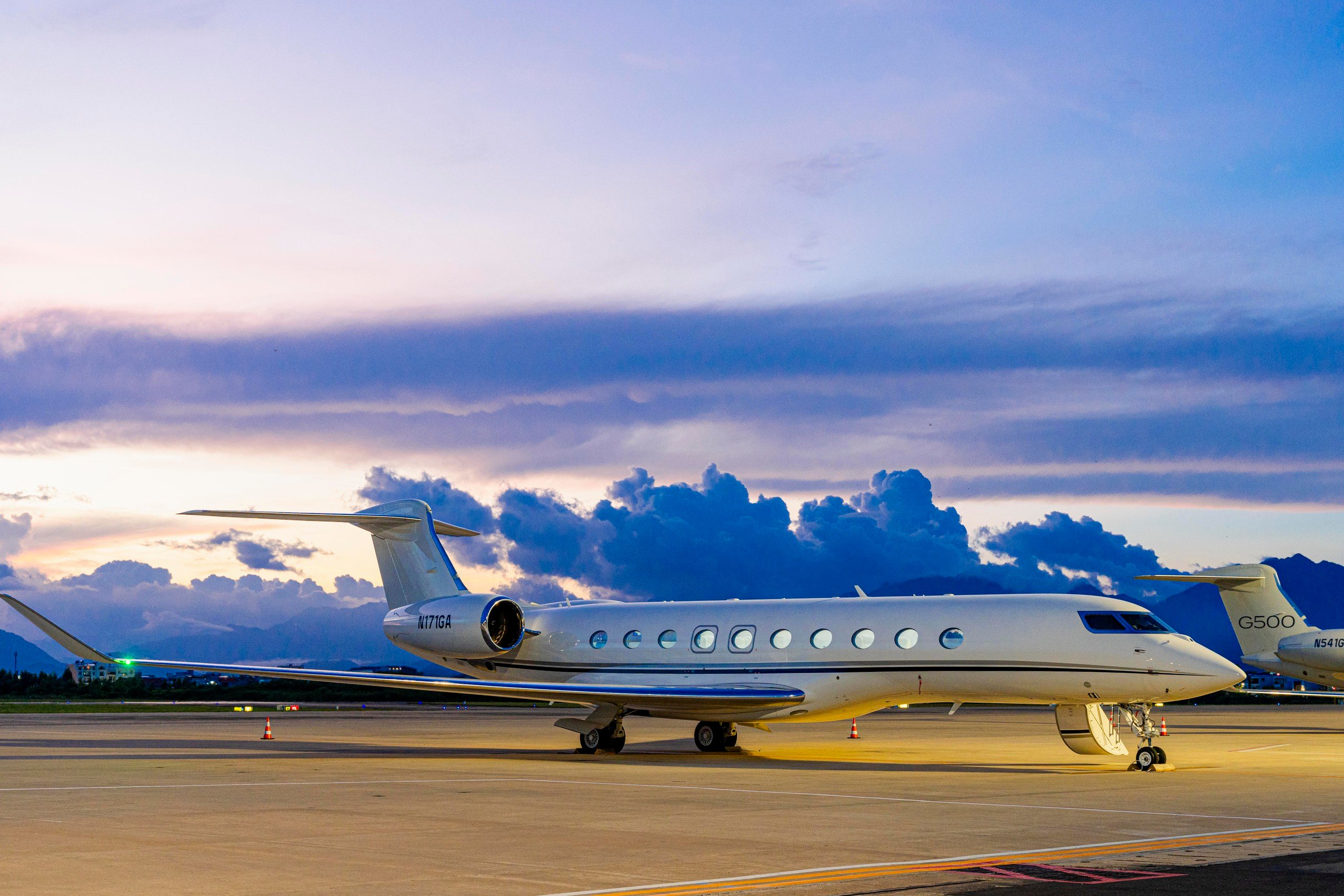 Loạt tàu bay siêu sang Gulfstream đổ bộ sân bay Đà Nẵng - Ảnh 16.