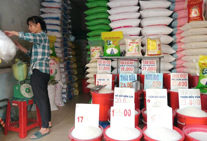 Cửa hàng gạo trên đường Lê Đức Thọ, quận Gò Vấp. Ảnh: Thi Hà