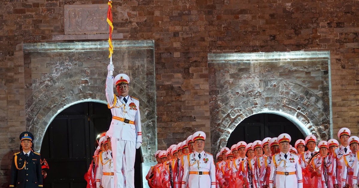 Ejércitos vietnamitas y de otros cinco países actúan en la Ciudadela Imperial de Thang Long