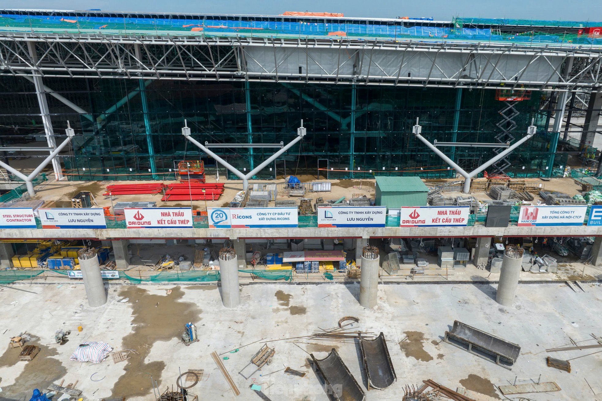 Revelando la terminal de casi 11.000 billones de VND del aeropuerto de Tan Son Nhat foto 15