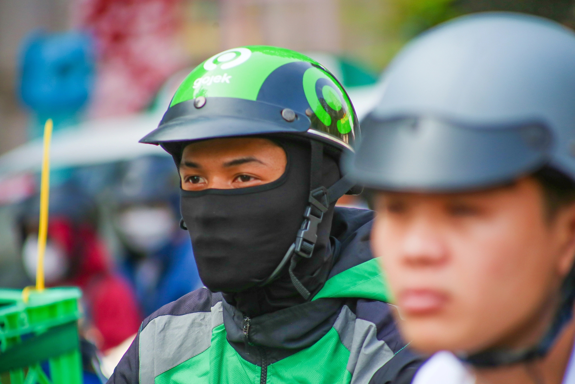 Người Sài Gòn trân mình dang nắng mưu sinh - Ảnh 7.