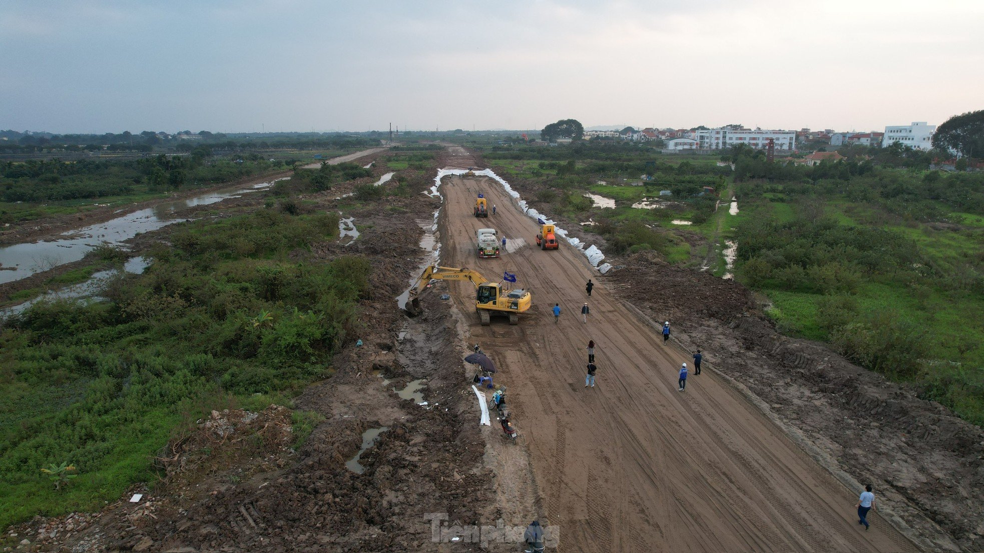 環状道路4号線の建設工事が活発に行われている - テト休暇中の首都圏、写真2