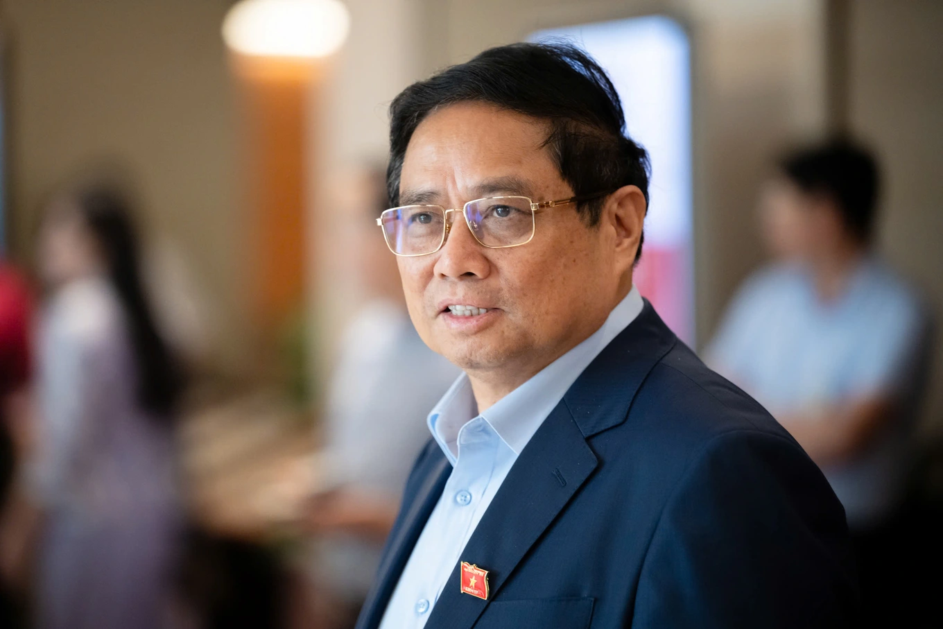 Premierminister Pham Minh Chinh beantwortet Fragen