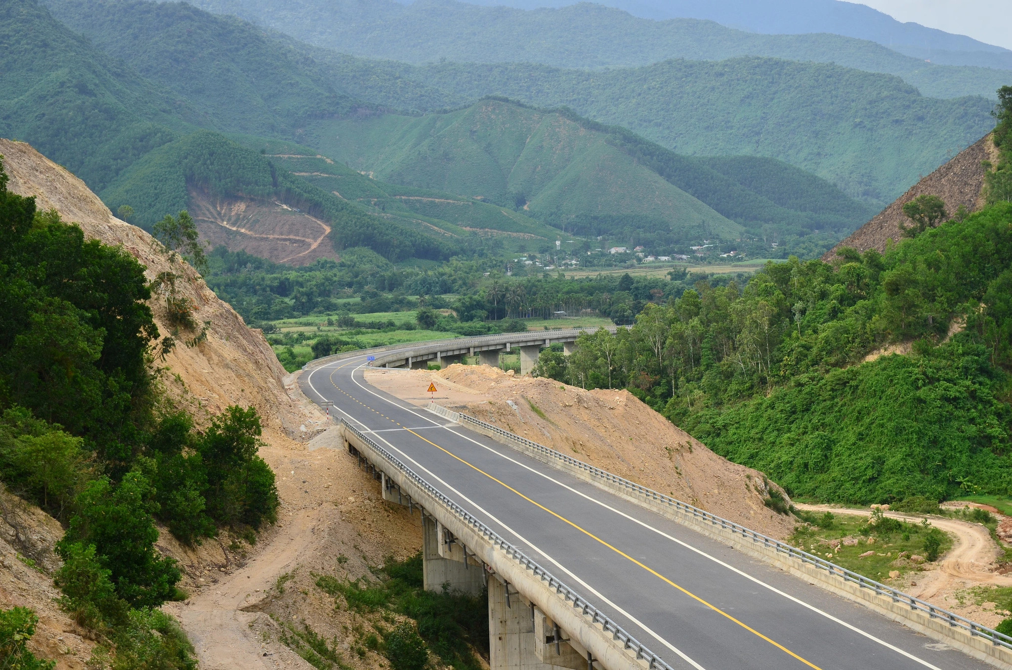 Sự kiện - Đầu tư đường cao tốc: Phân kỳ nhưng an toàn là nguyên tắc thượng tôn