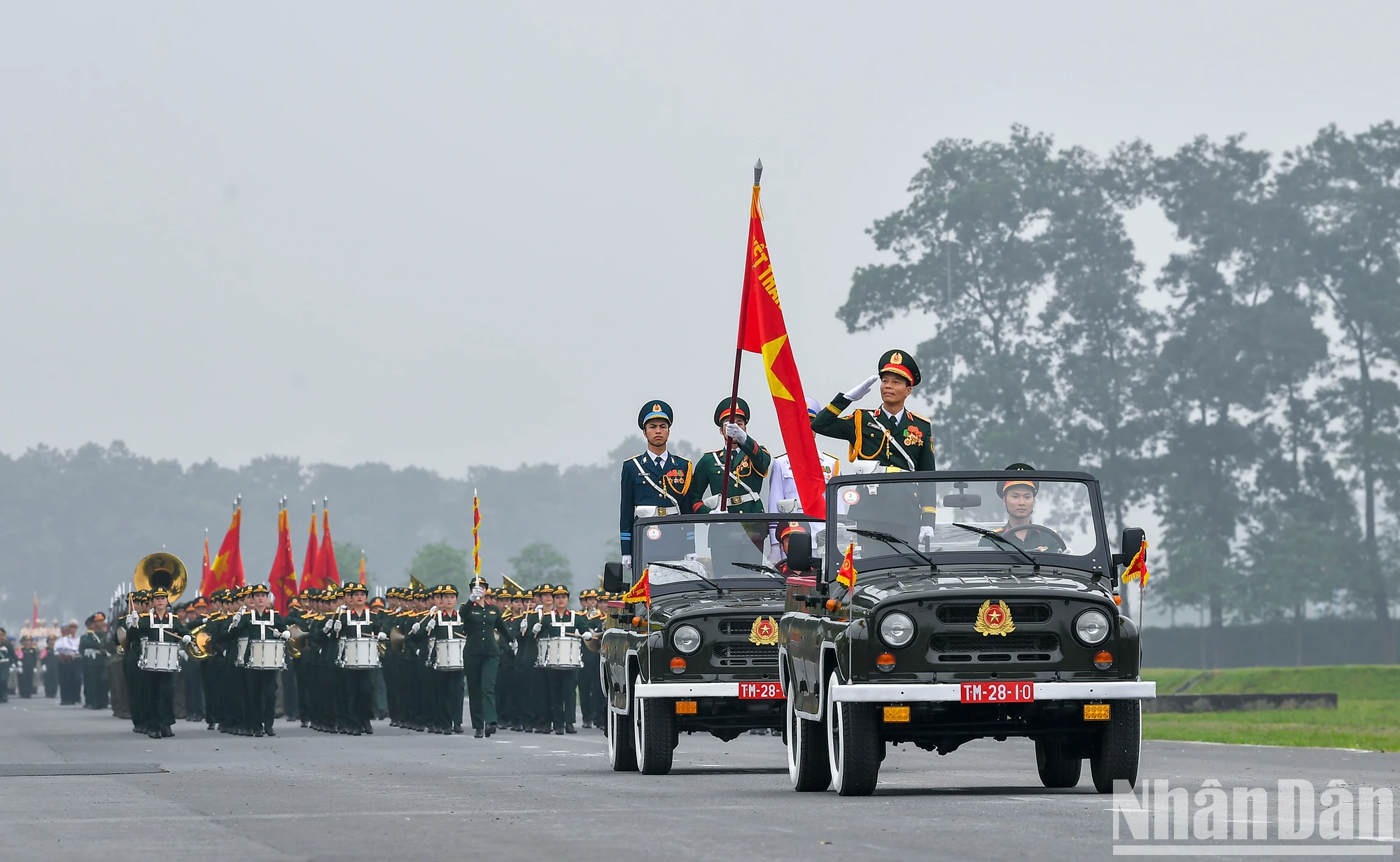 [Foto] Desfile y ensayo para celebrar el 70 aniversario de la victoria de Dien Bien Phu foto 3