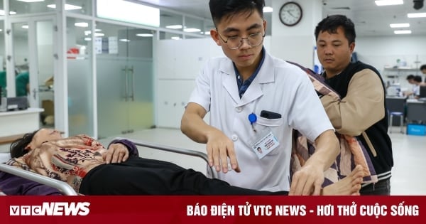 Bộ Y tế: 'Có bác sĩ cùng một giờ làm việc ở 4 nơi'