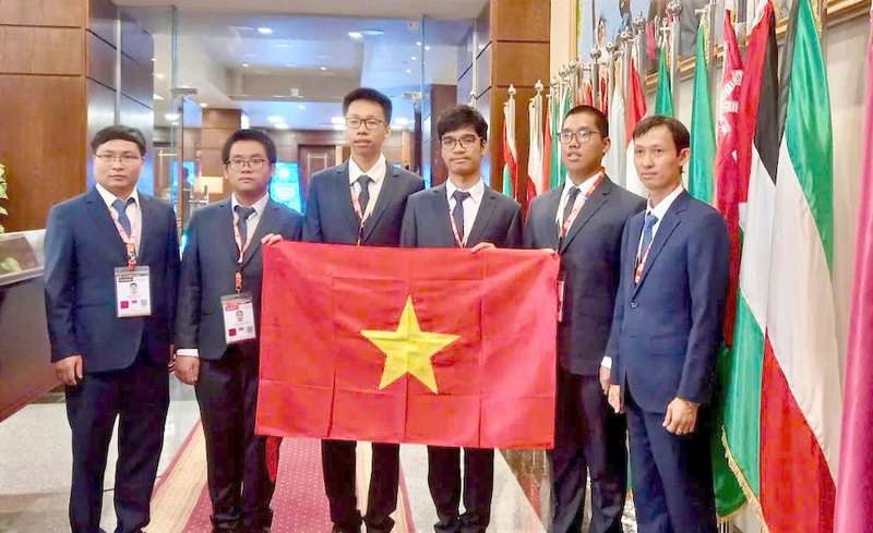 Vietnamese students won four medals at the International Olympiad in Informatics