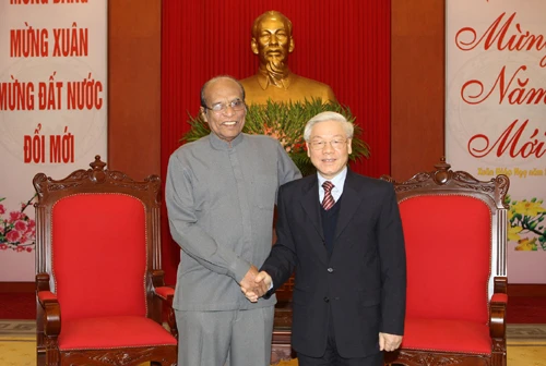 Le secrétaire général Nguyen Phu Trong a reçu M. D.E.W Gunasekara, secrétaire général du Parti communiste du Sri Lanka. Photo : VNA