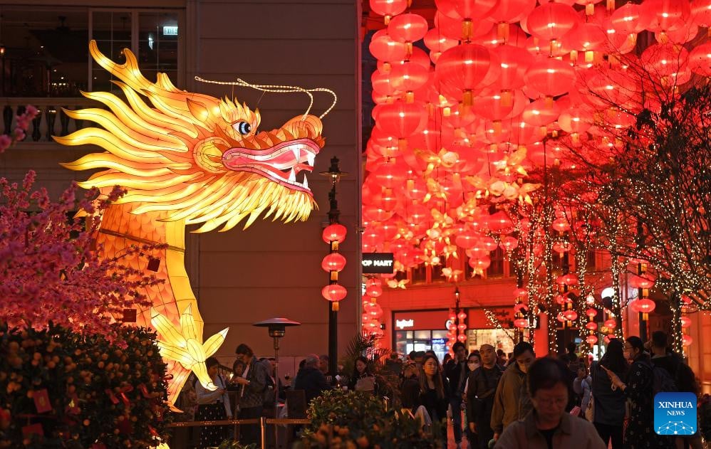 Lebhafte Atmosphäre zum chinesischen Neujahrsfest in China und Hongkong