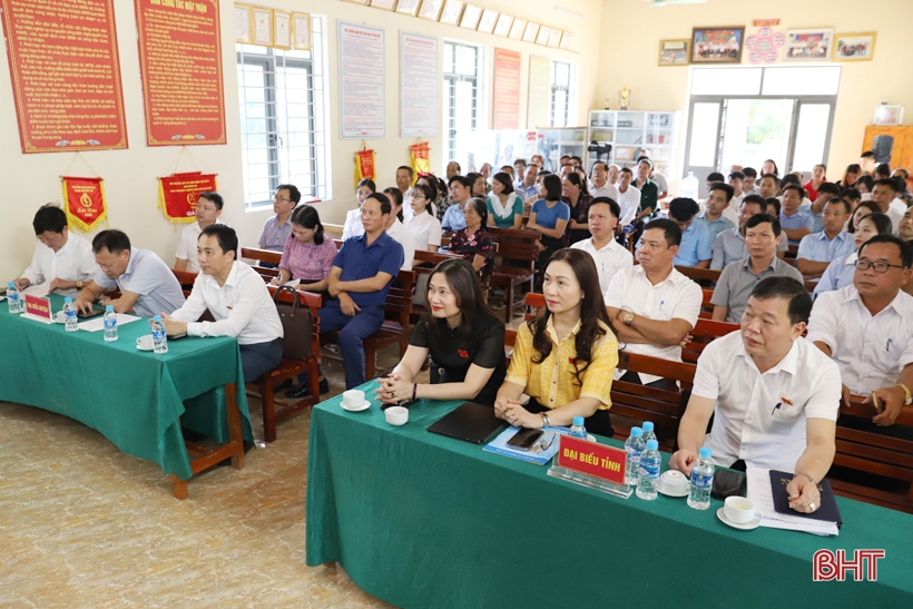 អ្នក​បោះឆ្នោត​ស្នើ​ដំឡើង​ប្រាក់​ឧបត្ថម្ភ​ដល់​បុគ្គលិក​មិន​អាជីព​នៅ​ថ្នាក់​មូលដ្ឋាន