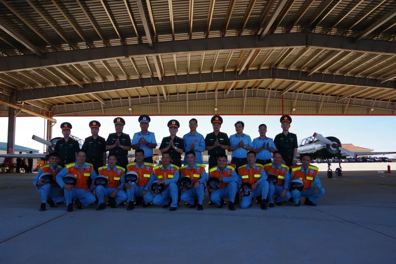 Le régiment 920 a organisé avec succès un vol d'état-major à l'aéroport de Phan Thiet, photo 6