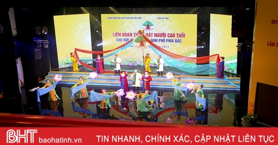 Eindrücke vom Northern Elderly Singing Festival in Ha Tinh