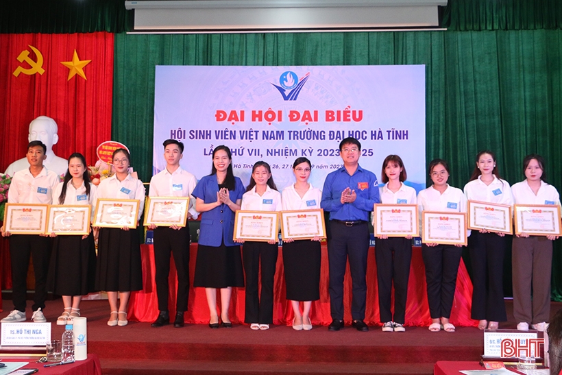 Construire un environnement de développement complet pour les étudiants de l'Université de Ha Tinh