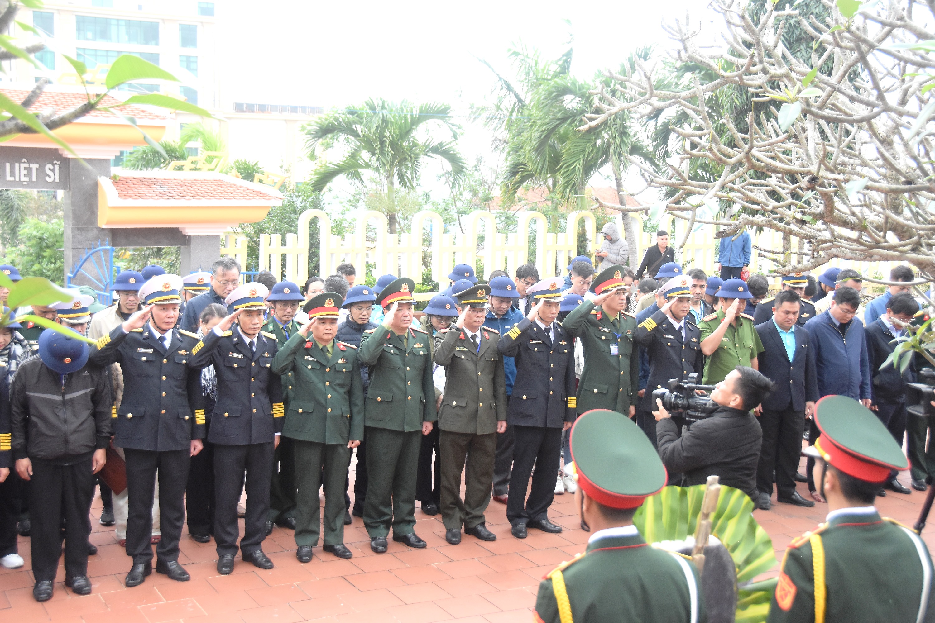 Thăm, chúc Tết quân dân huyện đảo Lý Sơn