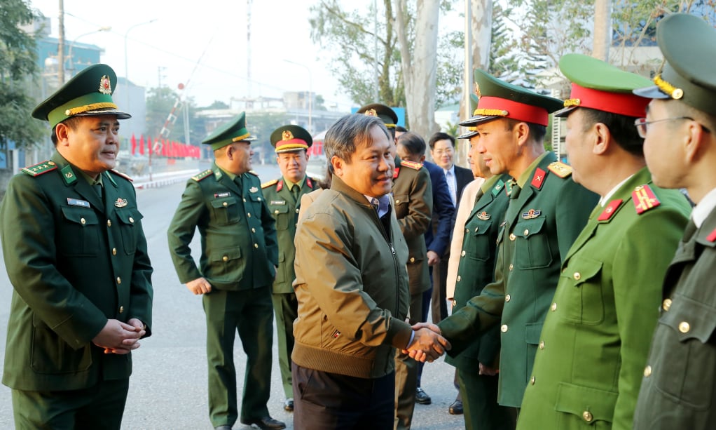 Đồng chí Vũ Đại Thắng, Ủy viên Trung ương Đảng, Bí thư Tỉnh ủy thăm, chúc Tết cán bộ, chiến sĩ, lực lượng chức năng và nhân dân trên địa bàn huyện Bình Liêu.