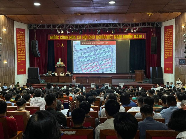 Vente aux enchères de terrains de nuit dans le district de banlieue de Hanoi, prix du lot le plus élevé 133,3 millions de VND/m2 photo 6