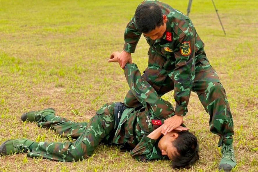 Các biện pháp phòng chống say nắng cho bộ đội trong mùa huấn luyện