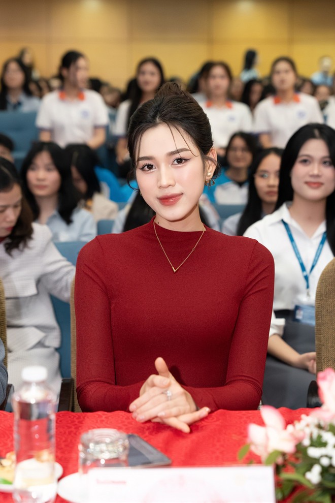 Beauty of Miss Do Thi Ha after 4 years of coronation. (Photo: Organizing Committee)